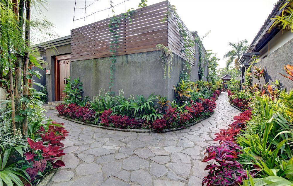 Ladera Villa Ubud Exterior photo